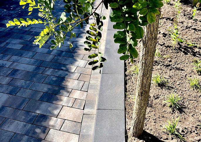 Traptrede 60x30x15 cm indus black kleurecht met facet