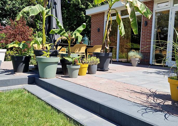 Traptrede 100x35x15 cm indus black kleurecht met facet