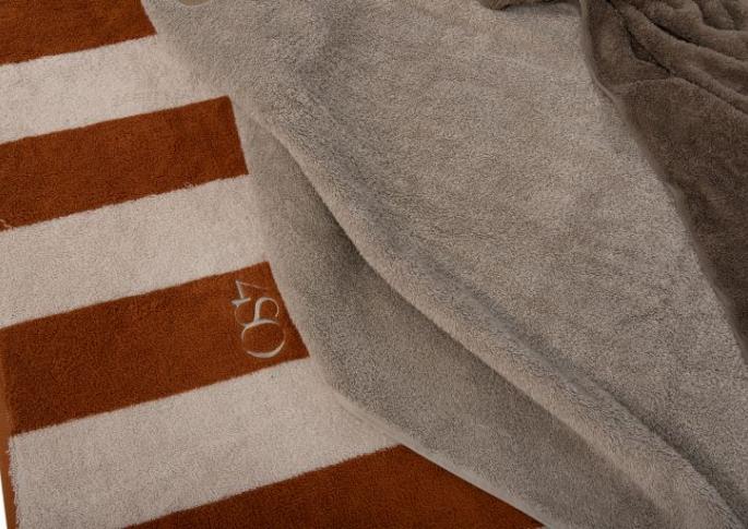 Handdoek 180 x 100 cm. caramel / zand