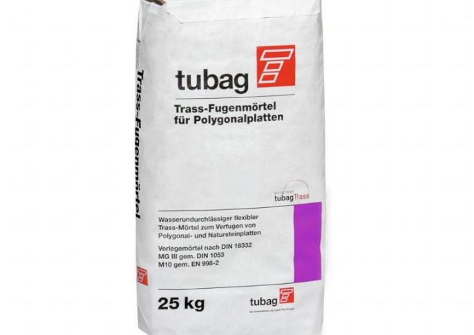 Tubag TFP Trass Voegmortel Polygonal ?15 N/mm2, grijsbeige, 25 kg zak.