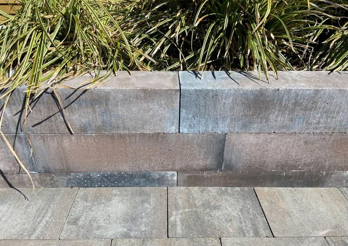 Wallblock New 12x10x60 Brons