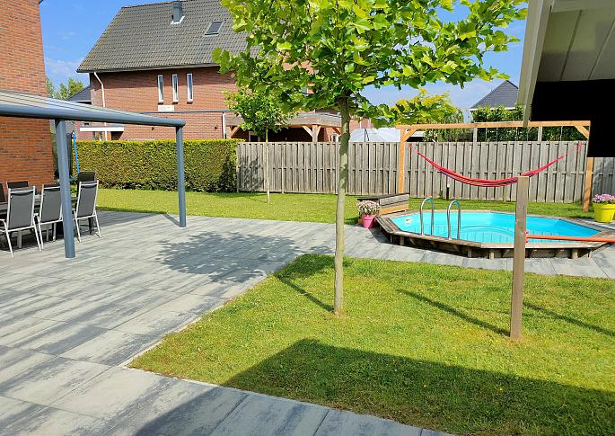 Portico Negral 60x60x4 cm