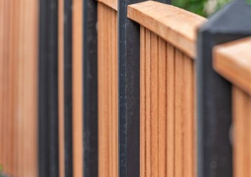 Tuinscherm Dronten, keruing hardhout, RVS-geschroefd, 21-planks (19+2) 180 x 130 cm