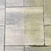 Onderhoud terrastegels | Schoonmaken tegels | Groene aanslag verwijderen | Timmerman Sierbestrating
